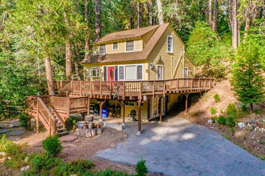 The Yellow Cottage In The Woods Skyforest ภายนอก รูปภาพ